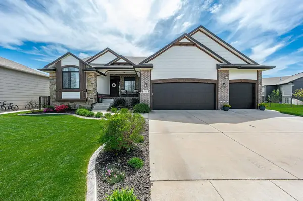 413 W Cherry Oaks, Cheney, KS 67025
