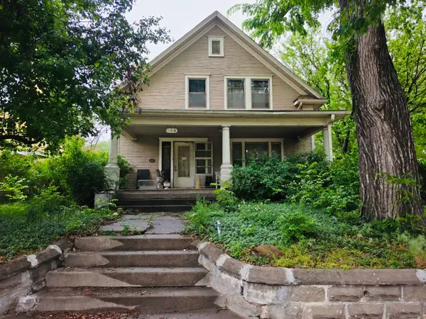 608 E 1st, Newton, KS 67114-3911