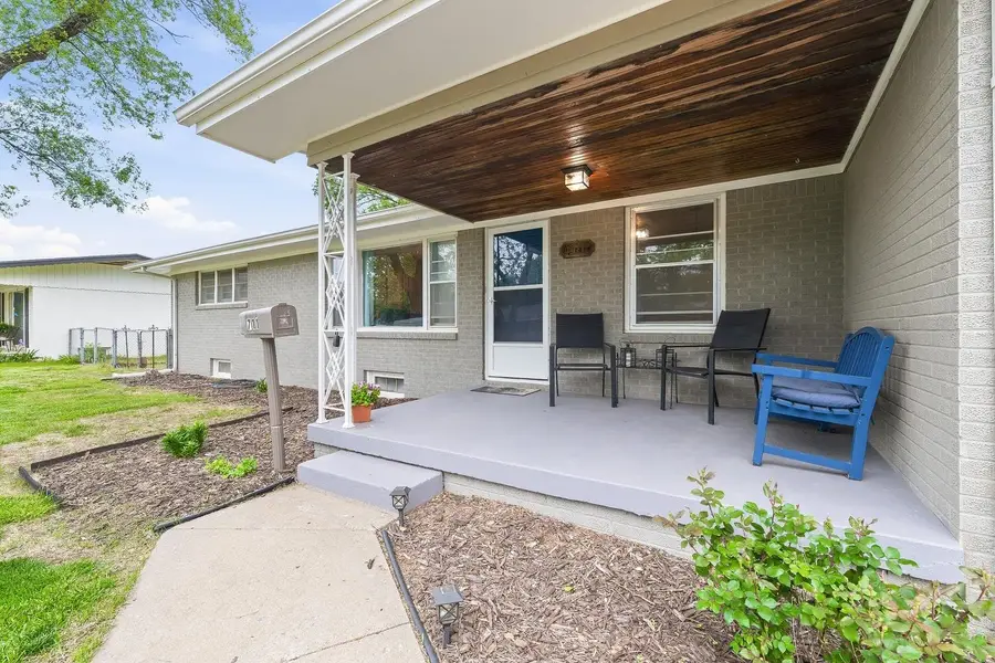 711 N Valleyview St, Wichita, KS 67212 - #3