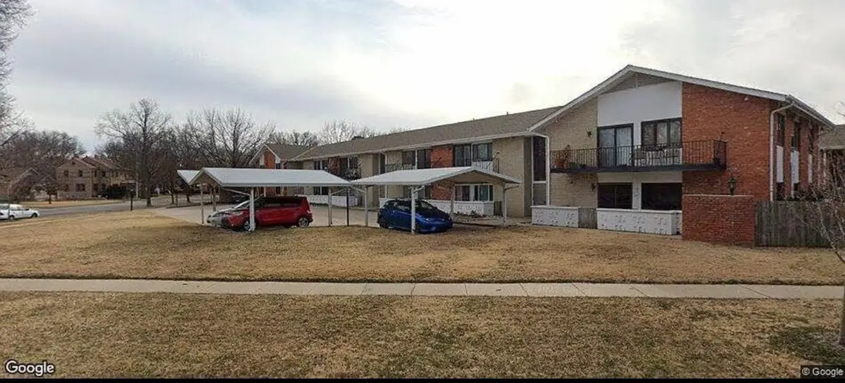 1201 W River, Wichita, KS 67203 - #1
