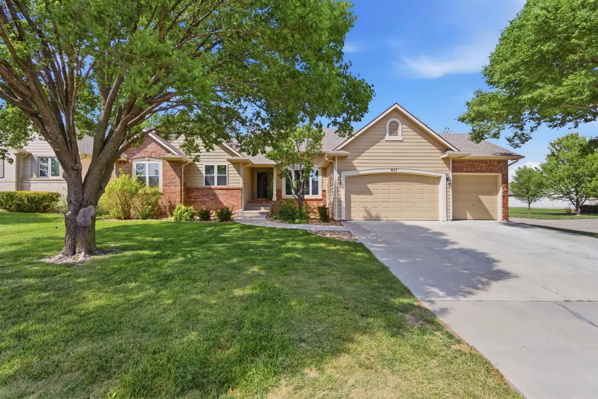 857 N Crest Ct, Wichita, KS 67206 - #1