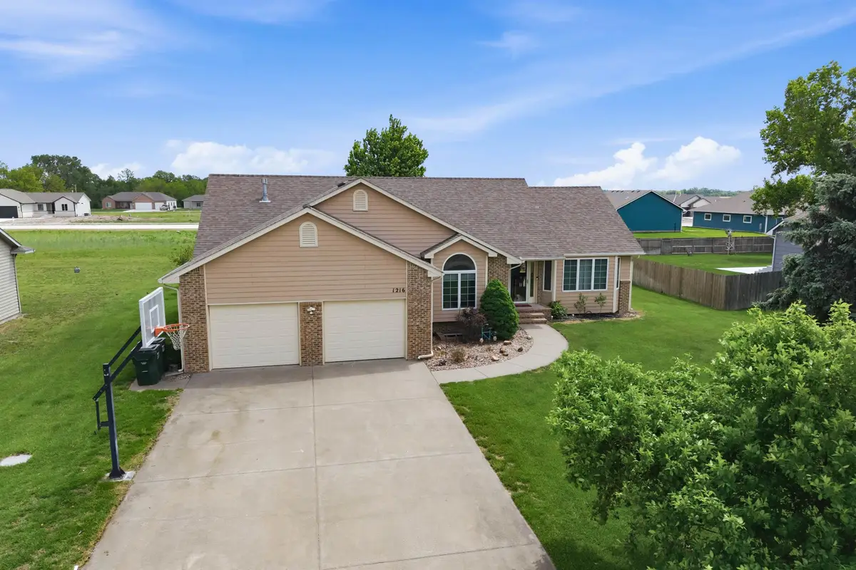 1216 S Chestnut St., Halstead, KS 67056 - #1