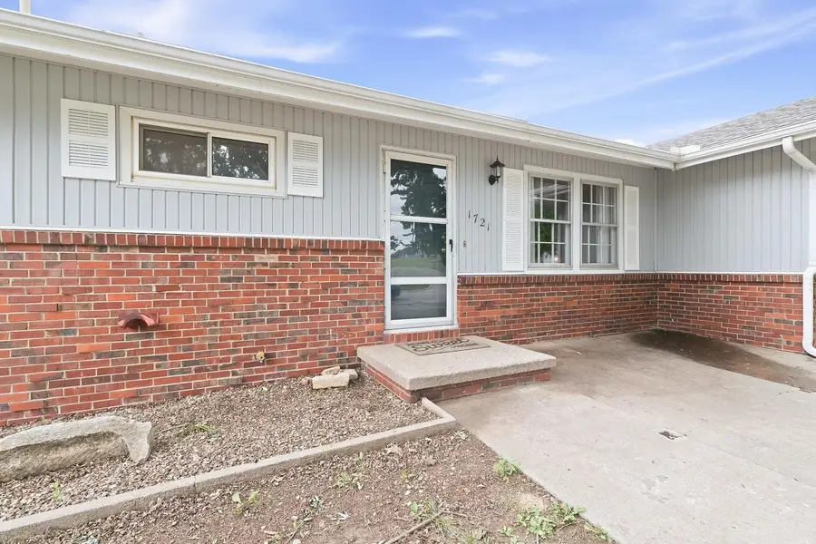 1721 N State St, Augusta, KS 67010 - #2