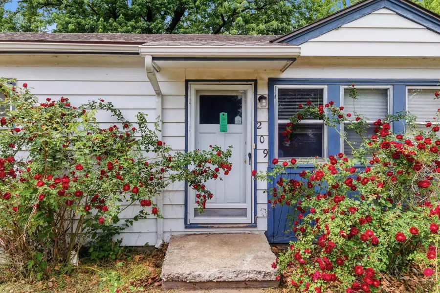 209 S Trout, Haysville, KS 67060 - #2