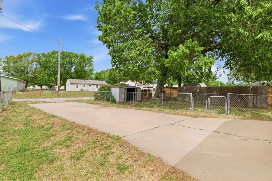 2110 Oak St, Harper, KS 67058 - #3