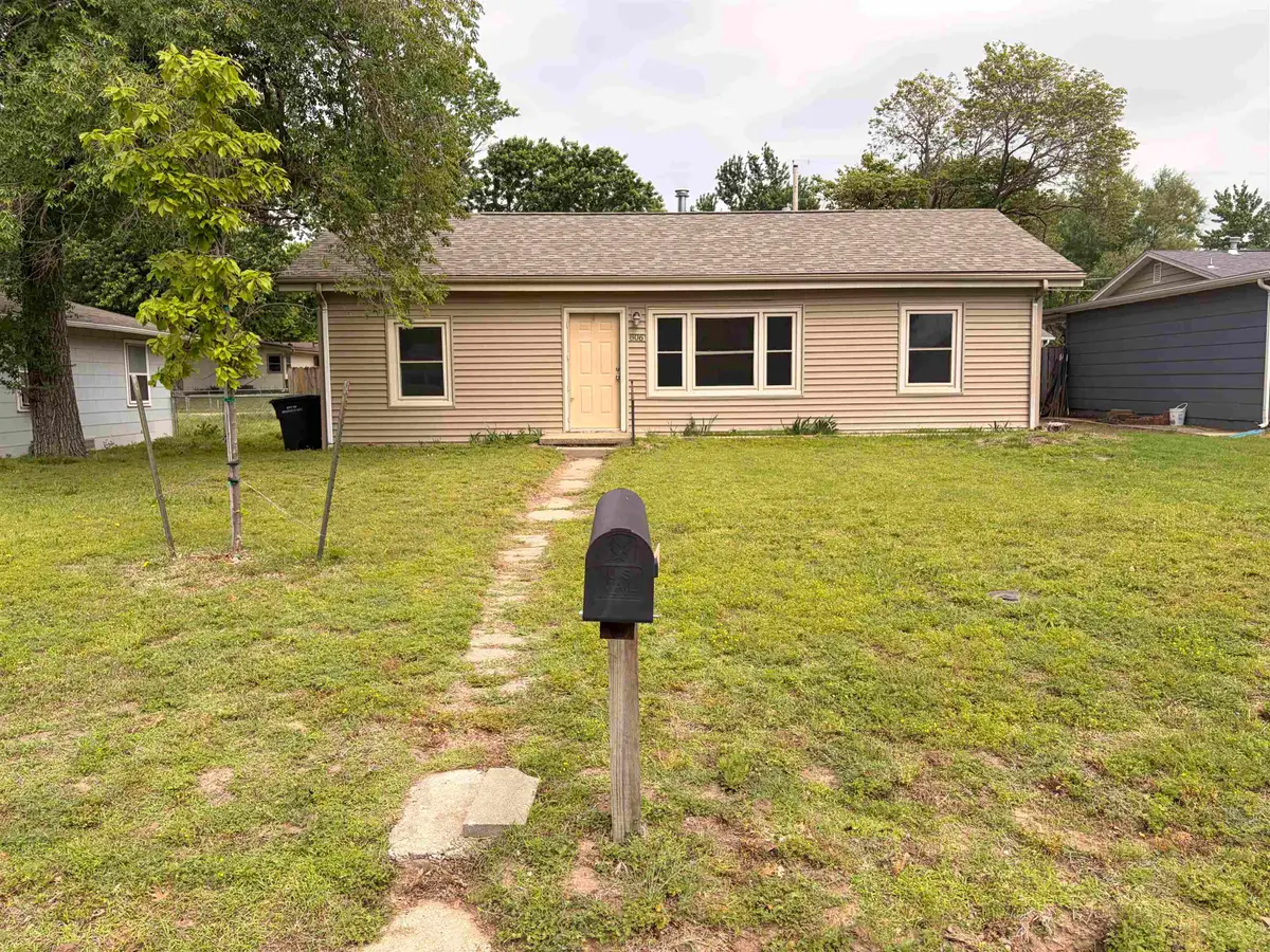 806 N 10th, Arkansas City, KS 67005 - #1