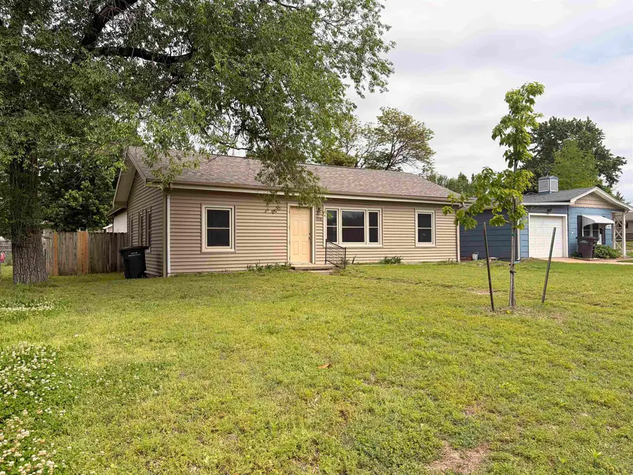 806 N 10th, Arkansas City, KS 67005 - #3