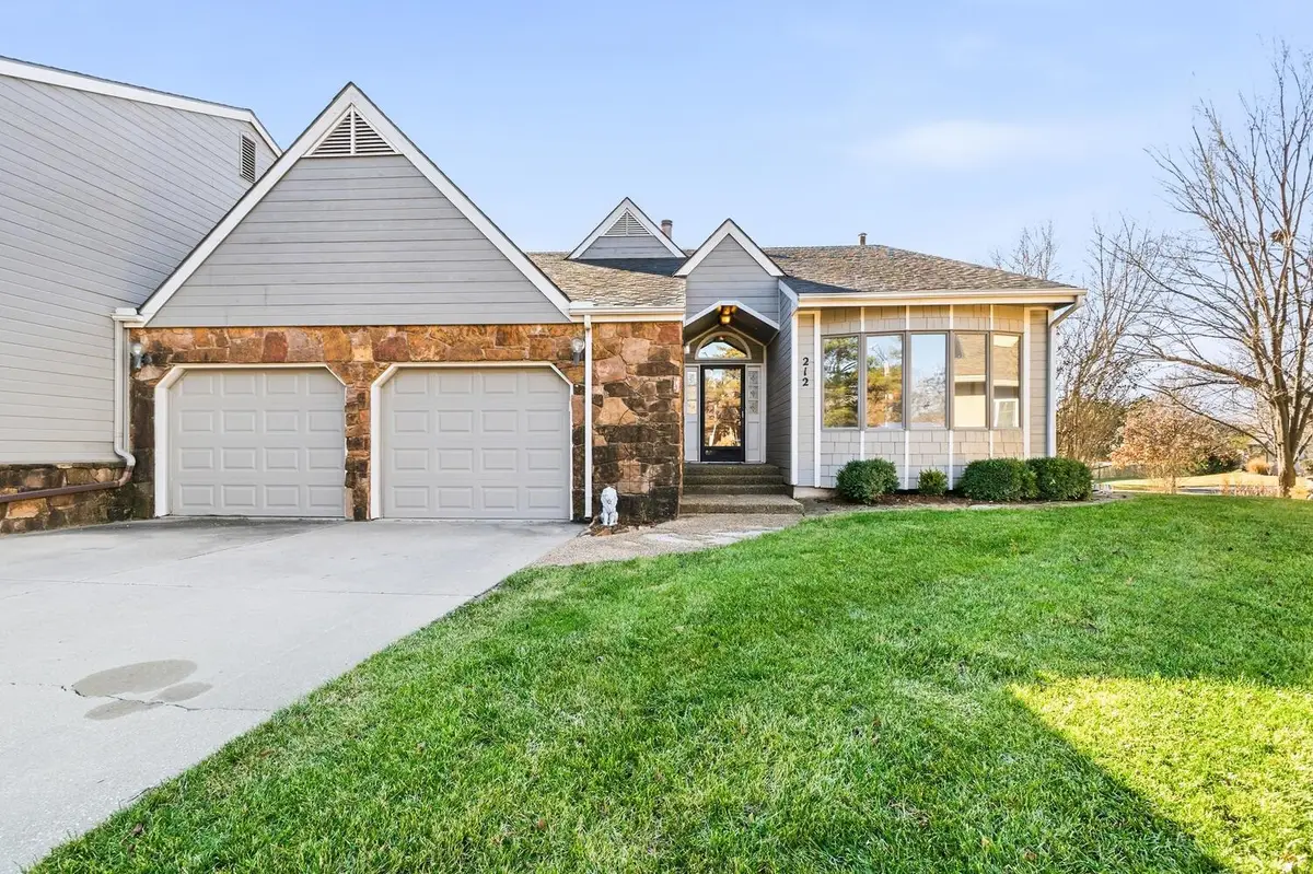 909 N Maize Rd, Wichita, KS 67212 - #1