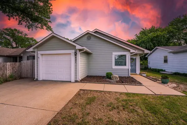 921 E 52nd St S, Wichita, KS 67216-3663