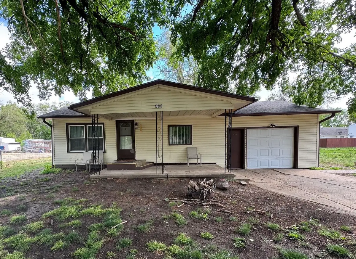 420 E Otis Ave, Salina, KS 67401-8729 - #1