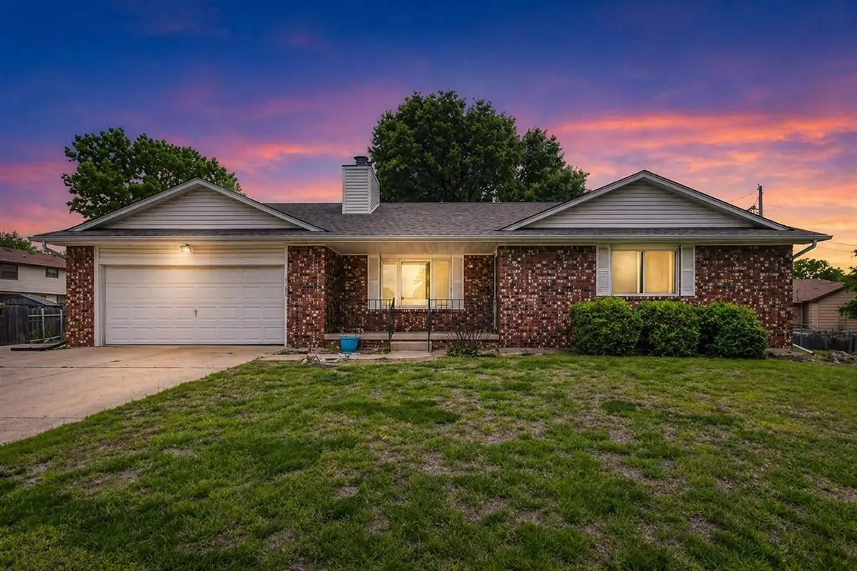 3304 Colonial Ct., Augusta, KS 67010 - #1