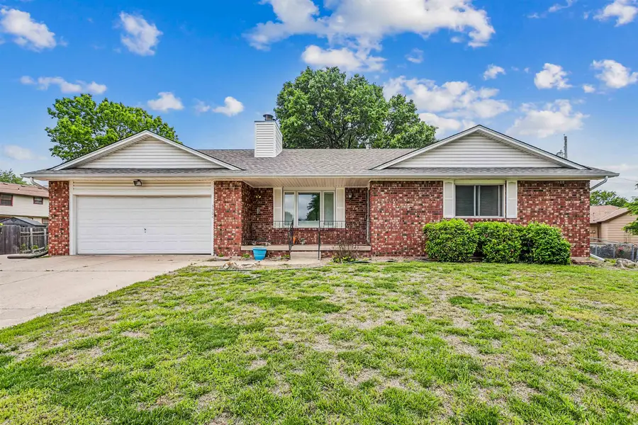 3304 Colonial Ct., Augusta, KS 67010 - #3