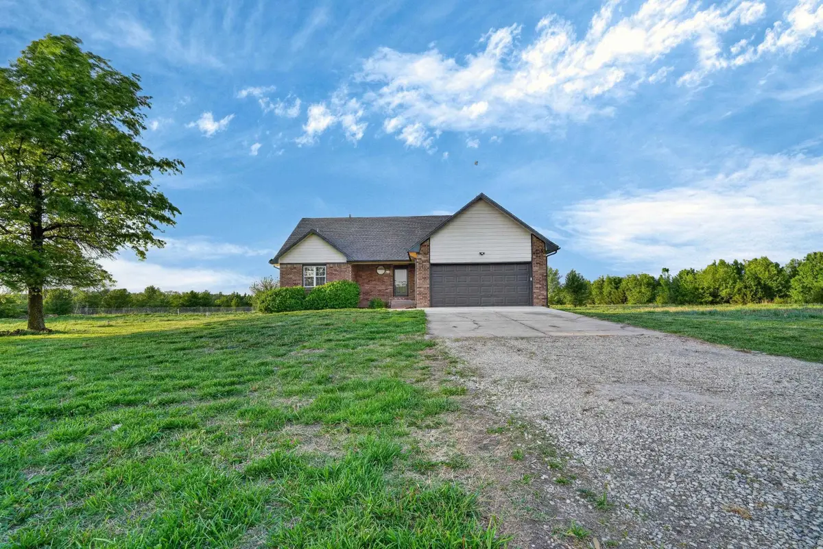 13610 E Deerfield Trl, Derby, KS 67037 - #1