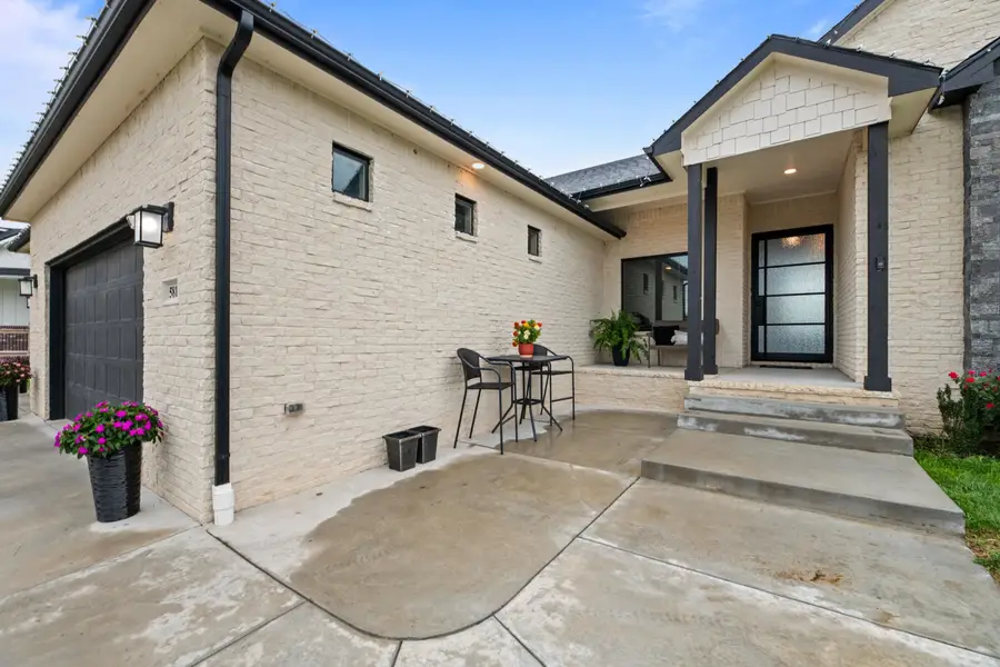 5817 N Edwards Ct, Wichita, KS 67204 - #2