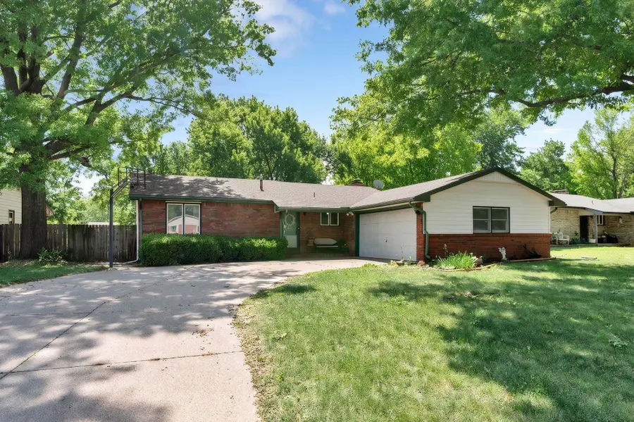 1304 N Denmark St, Wichita, KS 67212 - #2