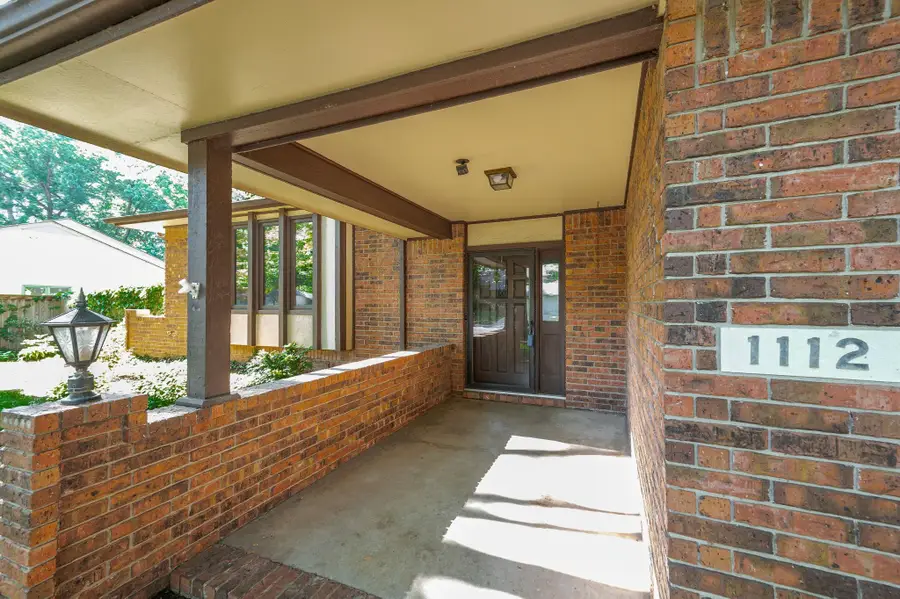 1112 E James St, Derby, KS 67037 - #3