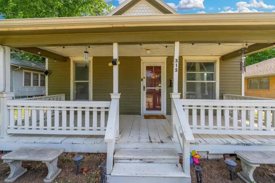 315 S F Street, Wellington, KS 67152 - #2