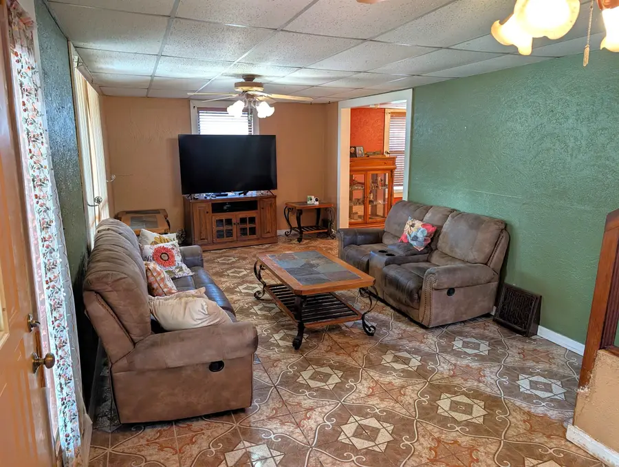 314 S 10th St, Salina, KS 67401 - #3