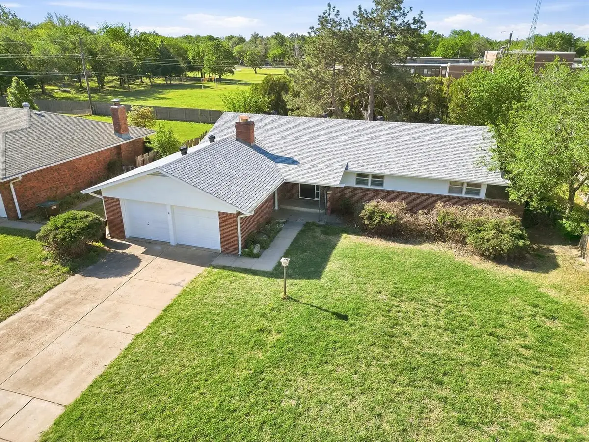 2301 W 16th St N, Wichita, KS 67203 - #1