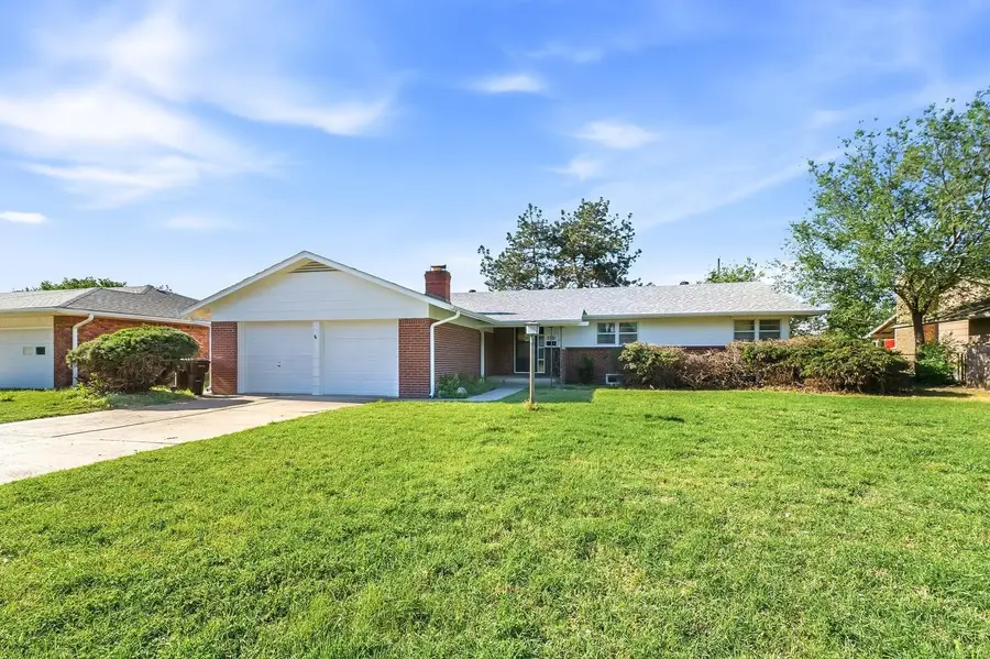 2301 W 16th St N, Wichita, KS 67203 - #2