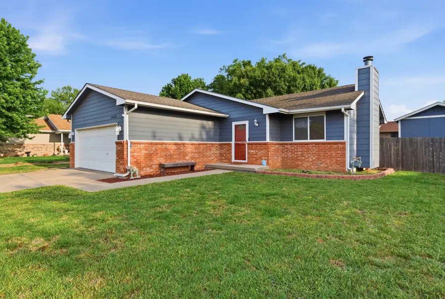10202 W Prairie Woods, Wichita, KS 67209 - #2