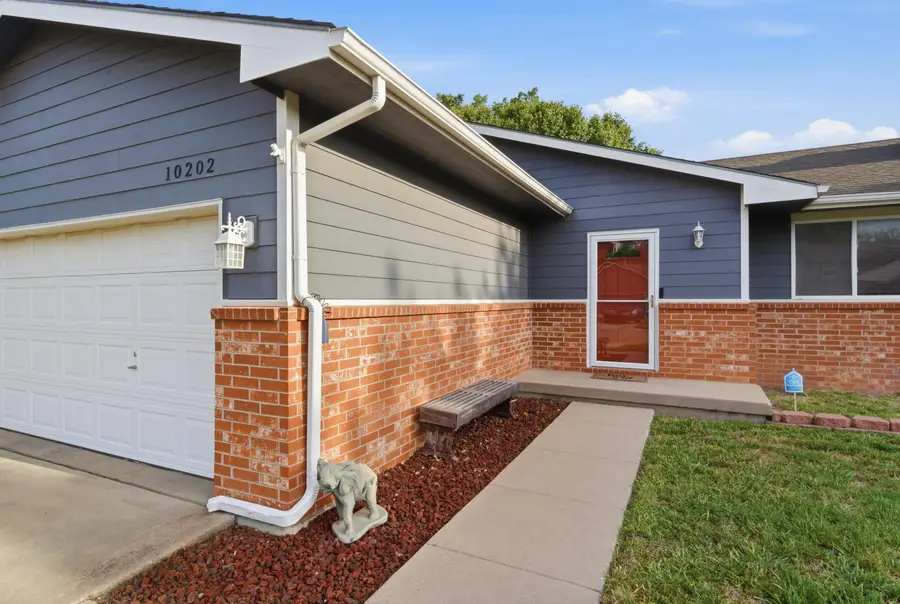 10202 W Prairie Woods, Wichita, KS 67209 - #3