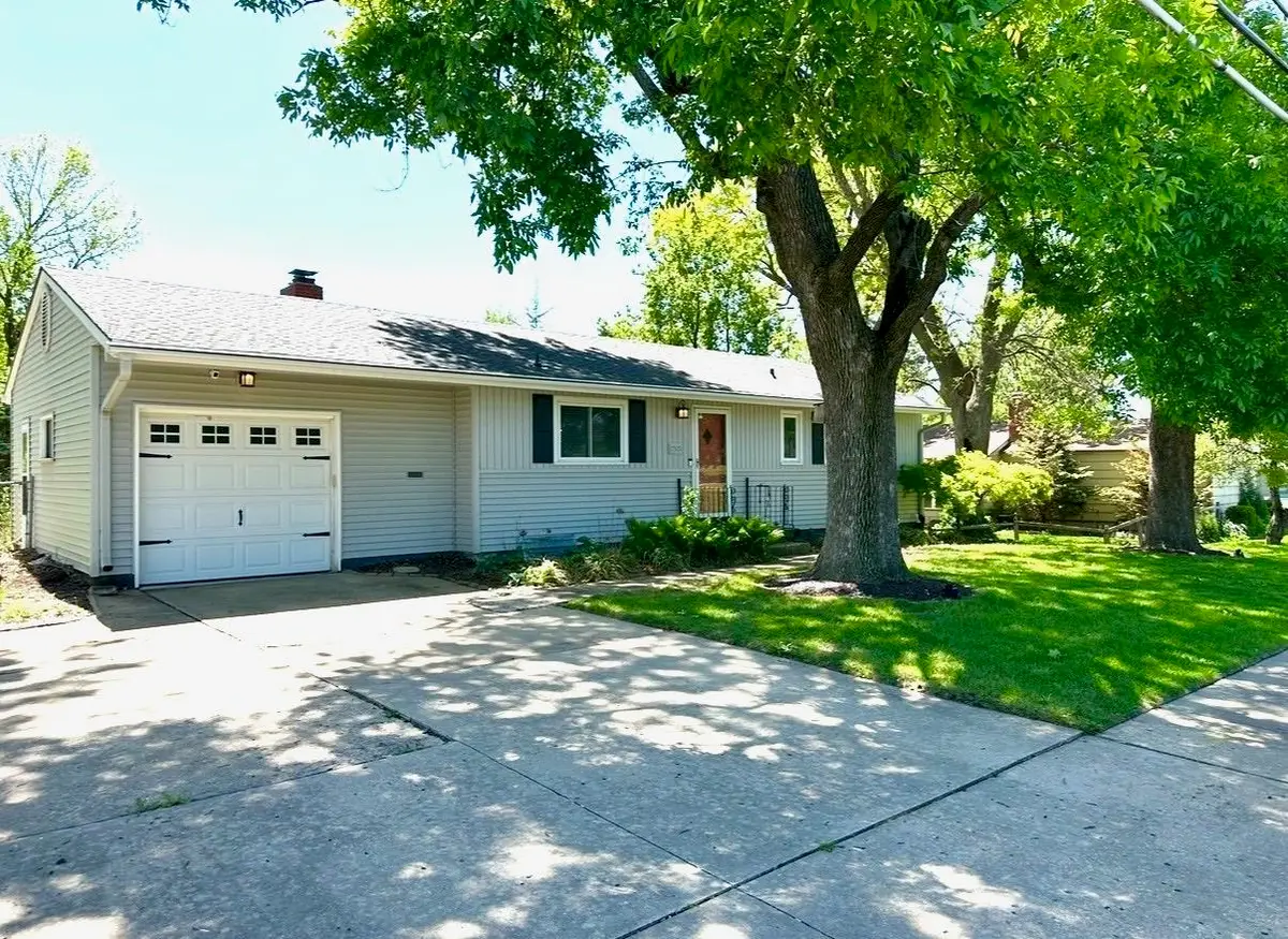 7515 W 71st St, Overland Park, KS 66204 - #1