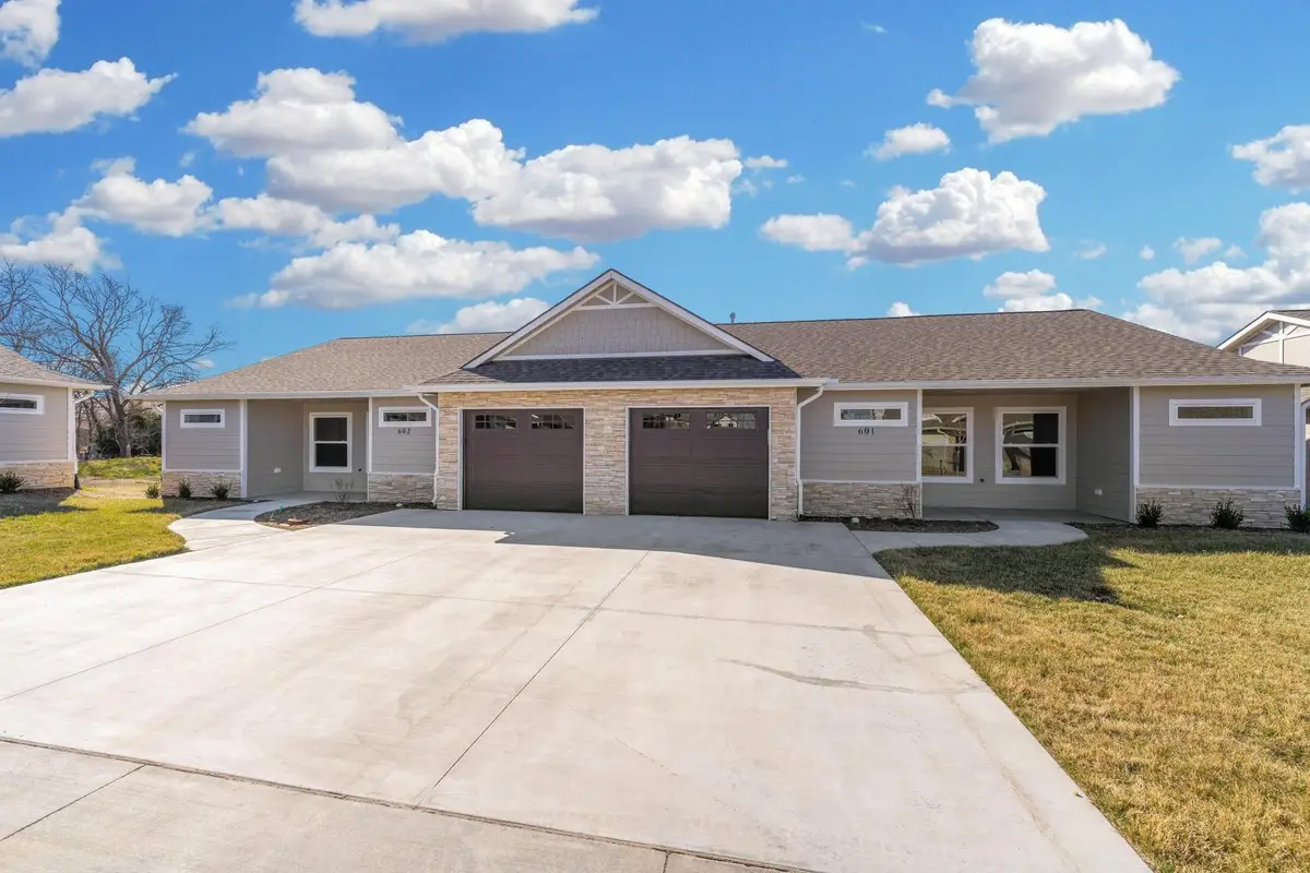 320 N Warren, Rose Hill, KS 67133 - #1
