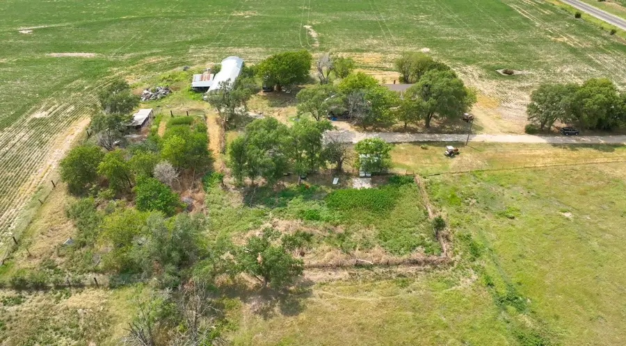 1501 W 101st St N, Valley Center, KS 67147 - #2