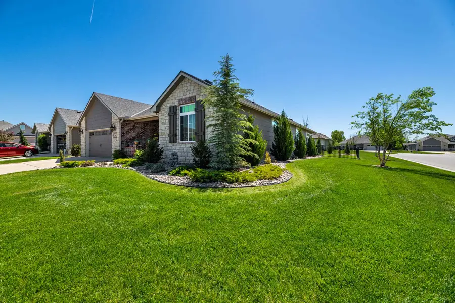 3632 N Lakeway Ct, Wichita, KS 67205 - #2