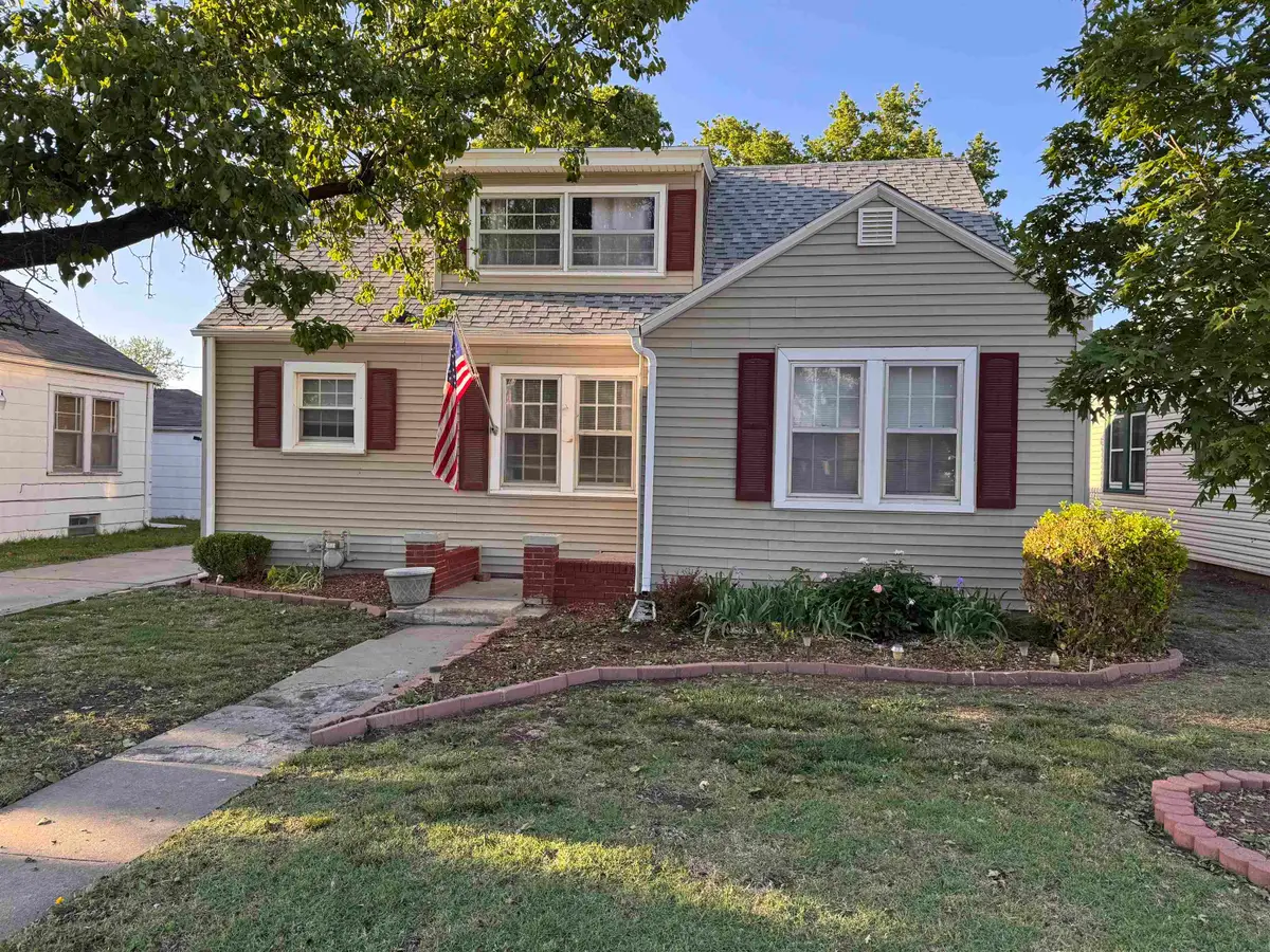 624 W Crawford St., Salina, KS 67401 - #1