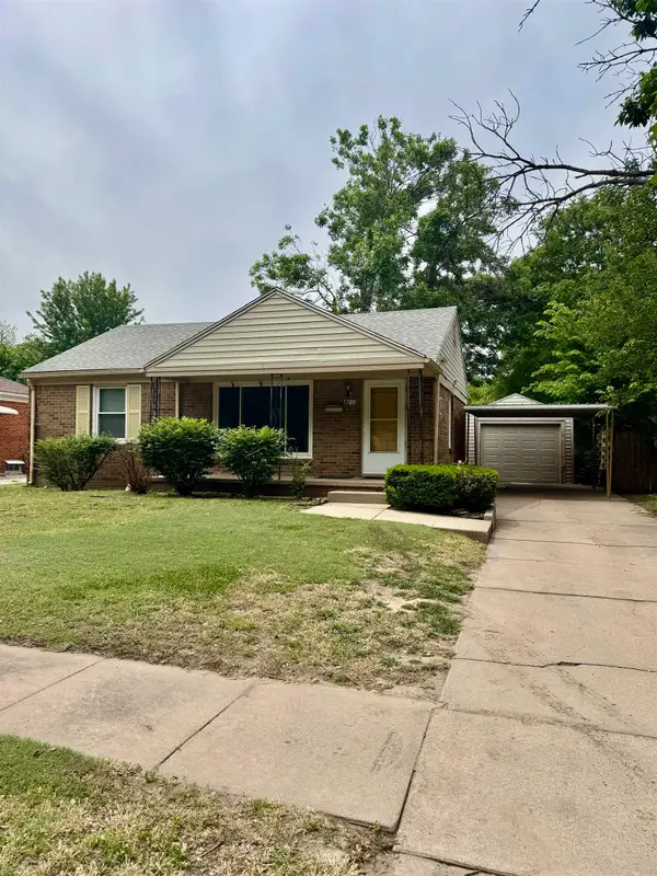 1707 S Erie, Wichita, KS 67211