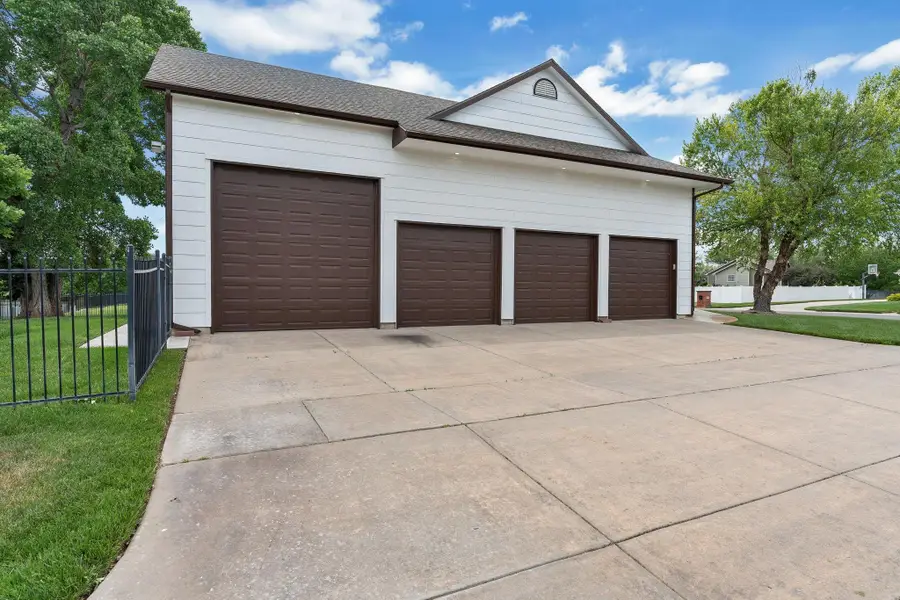 1307 W Hannah Lane, Haysville, KS 67060 - #2