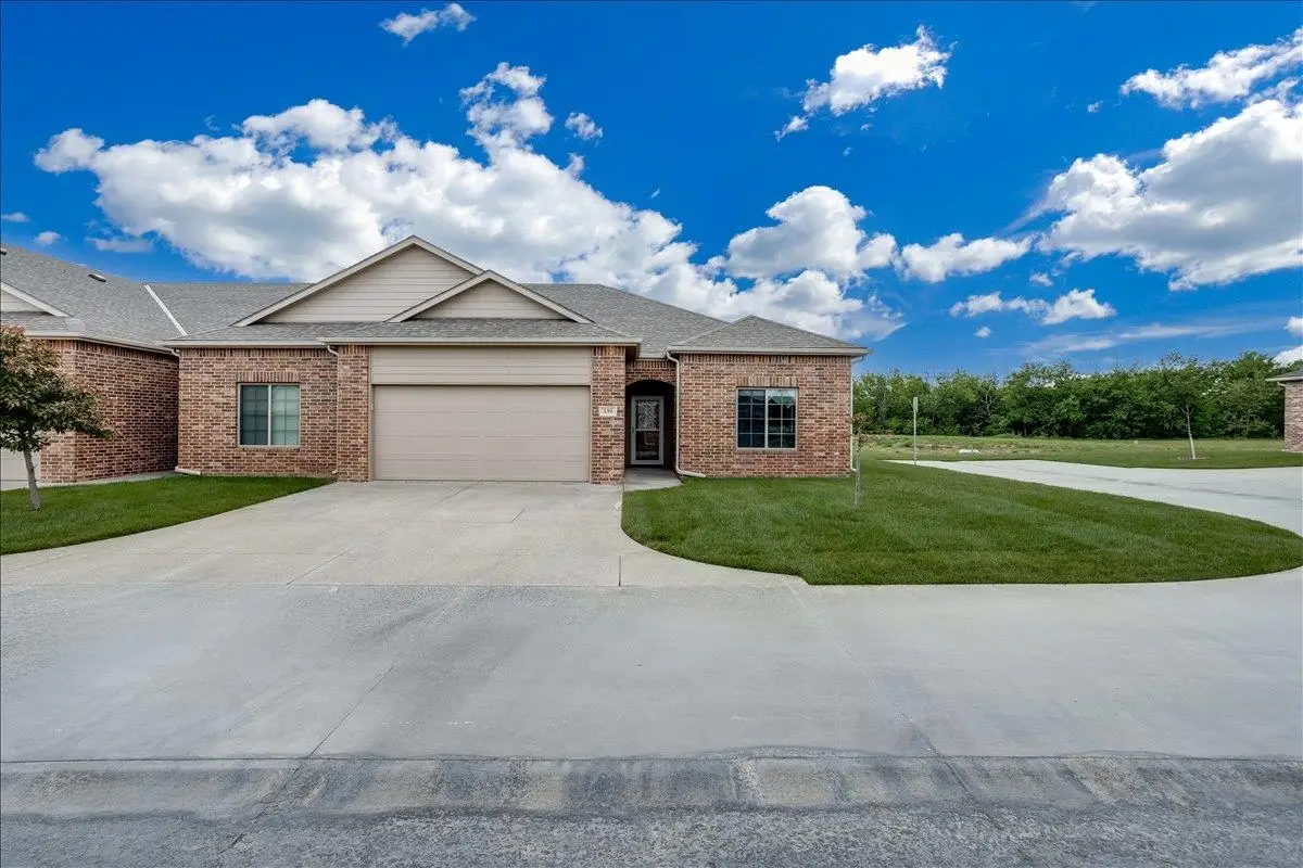 139 N Sheridan Ave, Valley Center, KS 67147 - #1