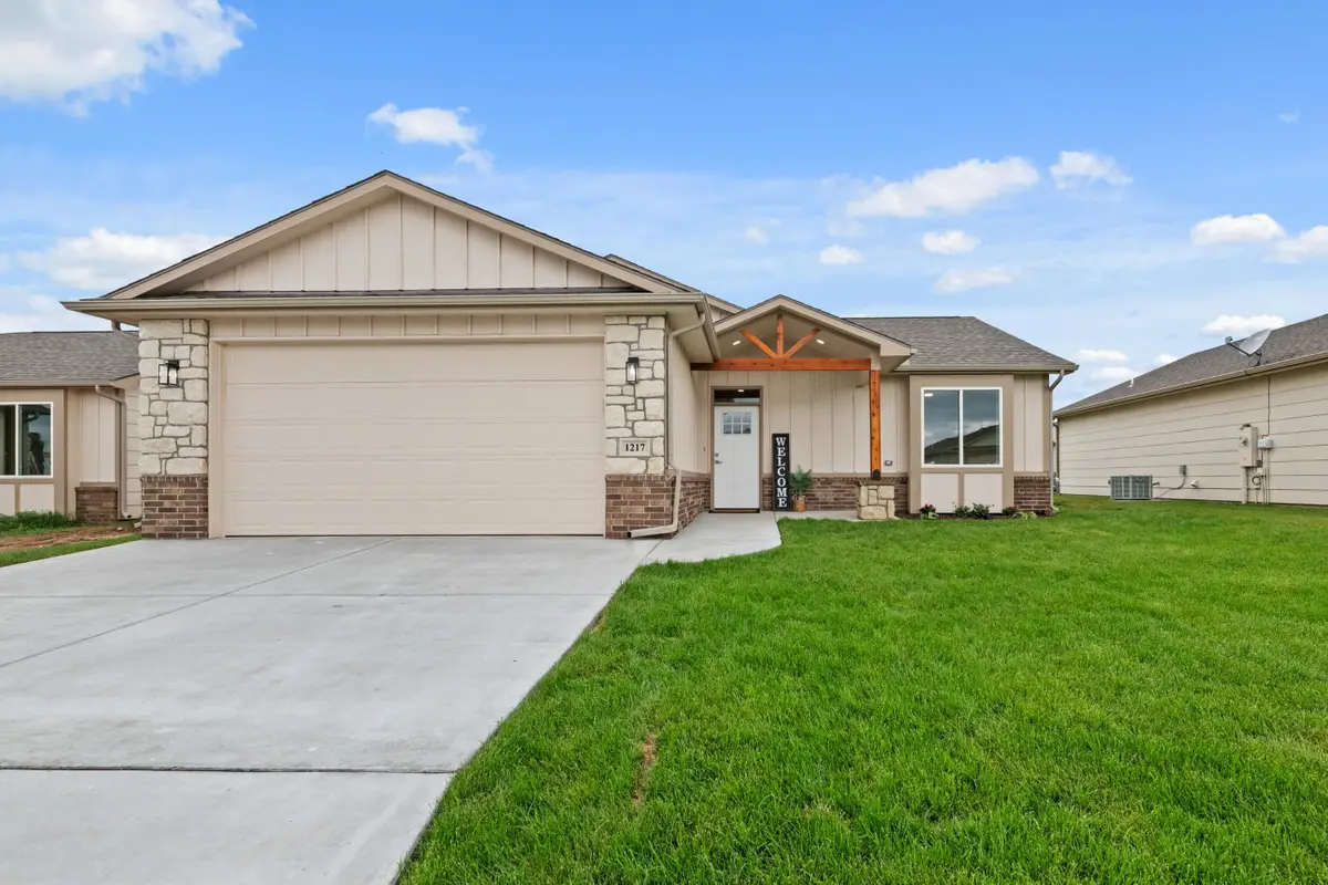 1217 Park Glen Ct, Clearwater, KS 67026 - #1