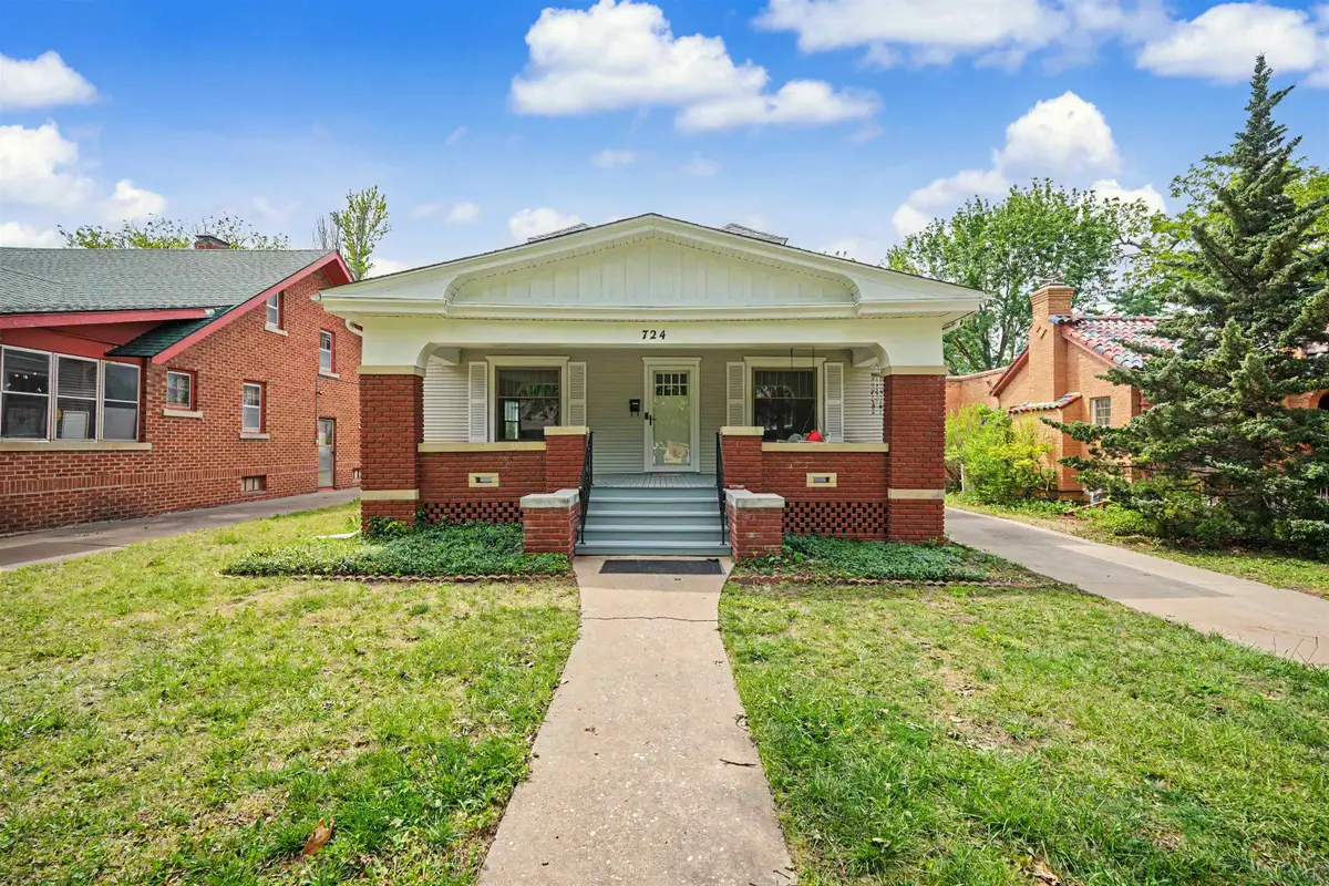 724 Highland Ave, Salina, KS 67401 - #1