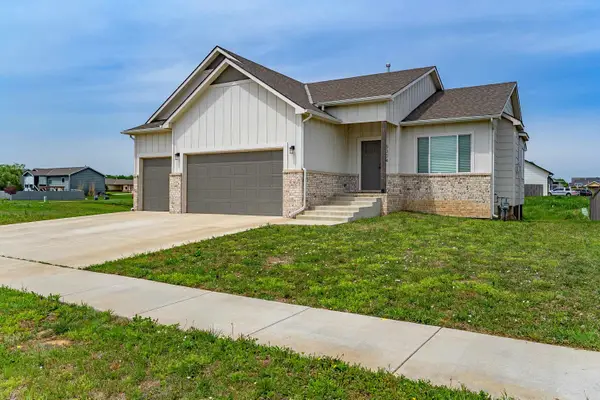 5304 W 46th St S, Wichita, KS 67215-5201