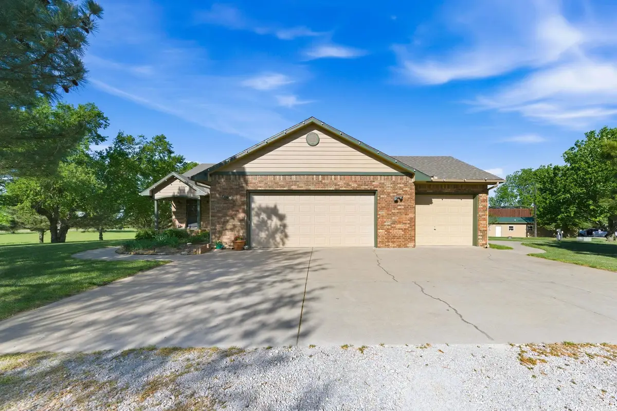 927 N 343rd St W, Cheney, KS 67025 - #1