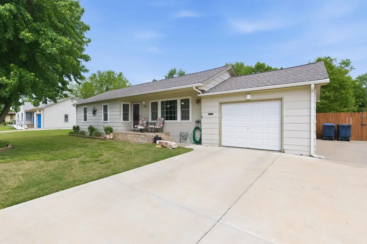 1800 W 3rd Ave, El Dorado, KS 67042-3319 - #1