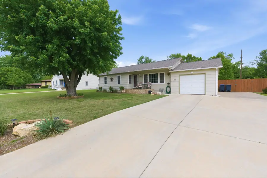 1800 W 3rd Ave, El Dorado, KS 67042-3319 - #3