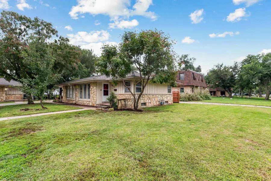 534 N Richmond Ave, Wichita, KS 67203 - #2