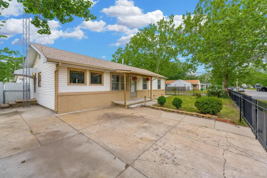 1301 E Gidley, Wichita, KS 67216 - #2