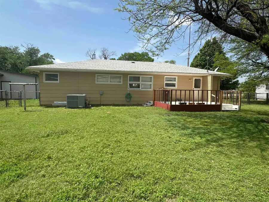 516 N Botkin St, Attica, KS 67009 - #2