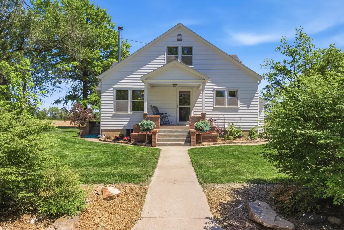 2959 Arapaho Rd, Hesston, KS 67062 - #1