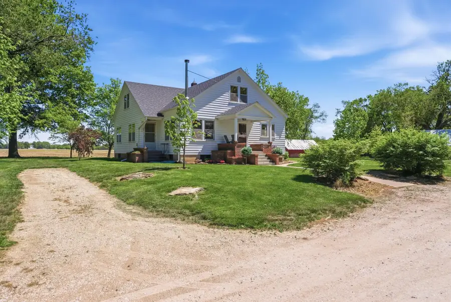 2959 Arapaho Rd, Hesston, KS 67062 - #2