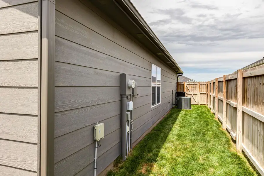 1118 Harbor Drive, Salina, KS 67401 - #3