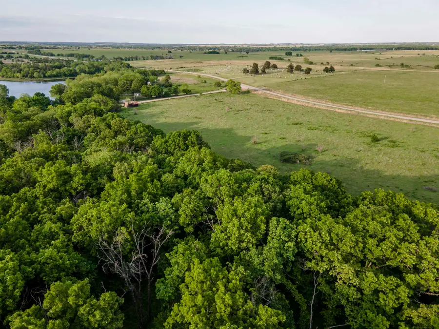 301 E 1st, Longton, KS 67352 - #3