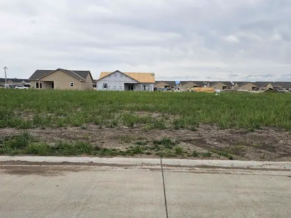 8991 E Forbes, Bel Aire, KS 67226