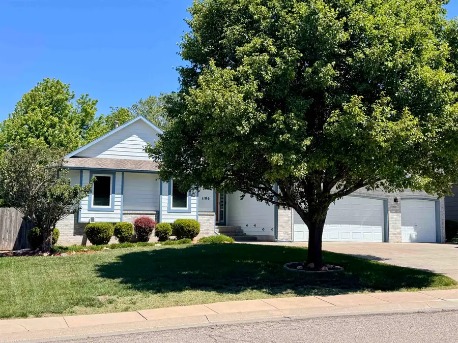 1106 E Southcrest Cir, Derby, KS 67037 - #2