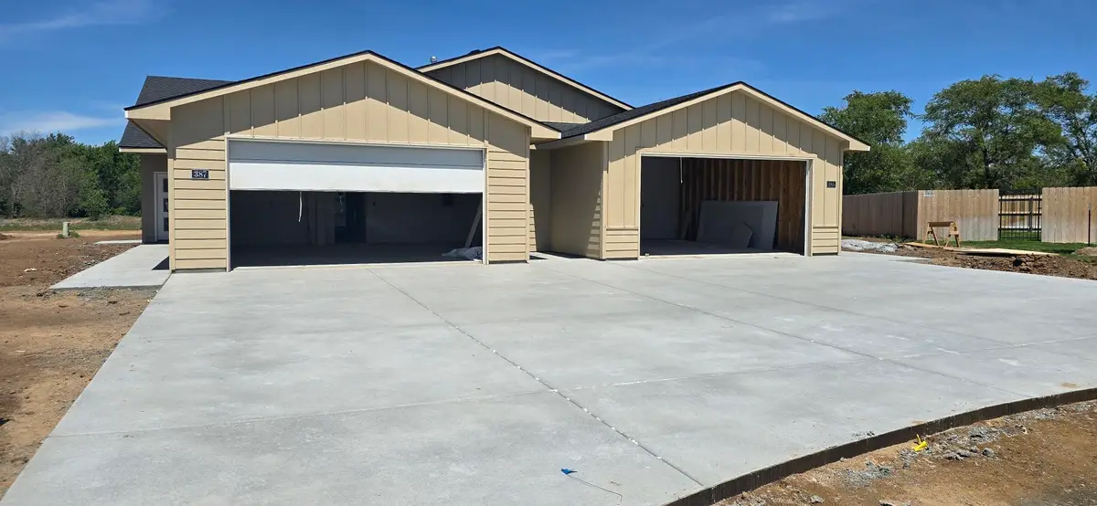385/387 Trails Head, Goddard, KS 67052 - #1